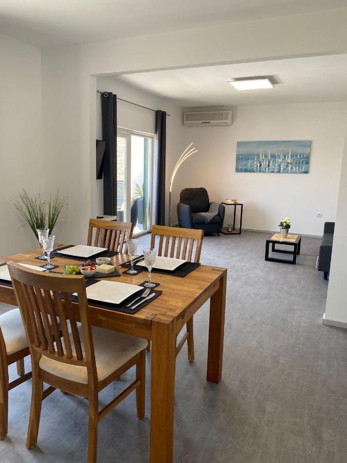 Apartment Milena Kastela Mit Whirlpool المظهر الخارجي الصورة
